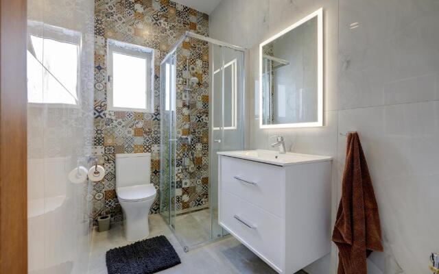 Perfect Location Modern 2BR Apartment