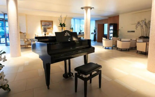 Carmen International Hotel