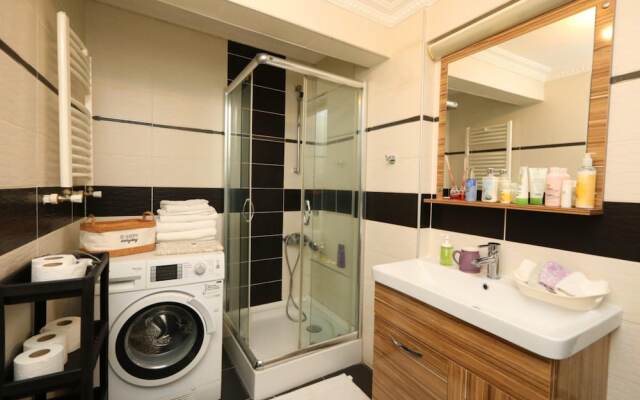 Modern Cozy Flat With Central Location in Sisli