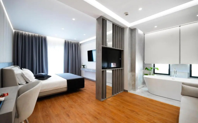 Naos Luxury Hotel