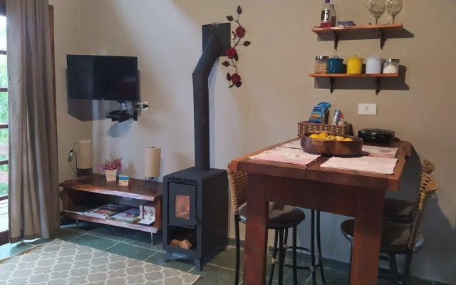 Chalé dos Pássaros - Varanda com vista p/ Natureza