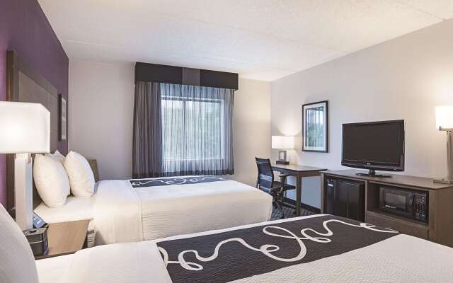 La Quinta Inn & Suites by Wyndham Baltimore BWI Airport