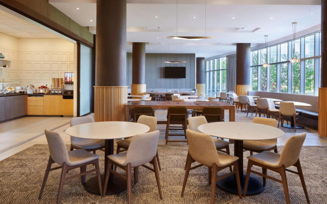 Residence Inn by Marriott Calgary Airport