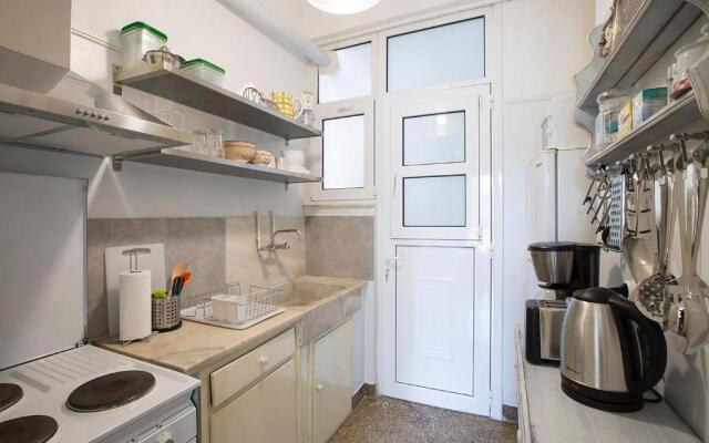 Attractive Flat Near the Acropolis Museum & Metro Station - 2 Bdrm - 4 Adults (Adults only)