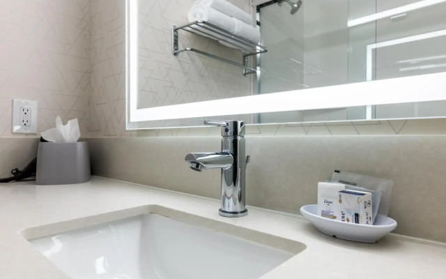 Holiday Inn Express Van Nuys by IHG