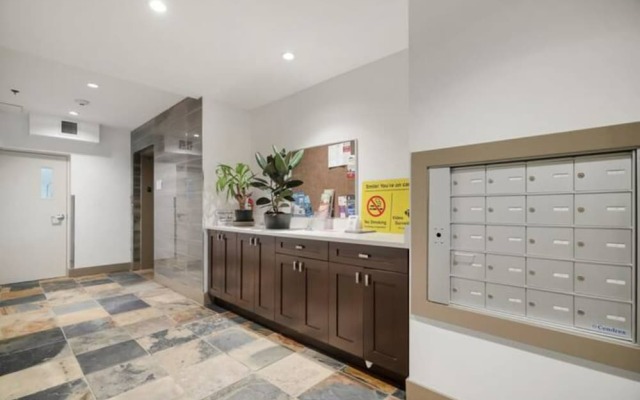 Harrison Lake Pets Welcome 3BR Suite