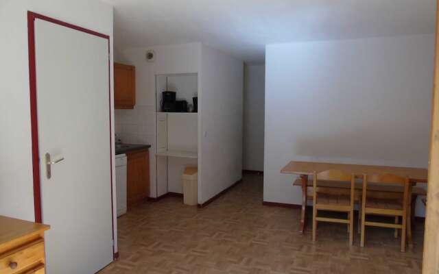 Lou Services Apartment CB67 LSI 001