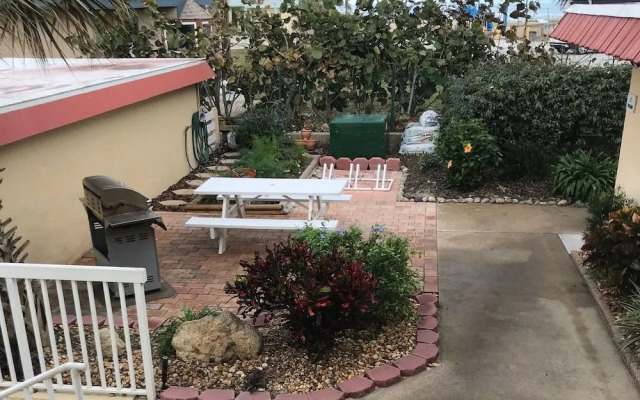 Win-San C-102 - 2 Br Condo
