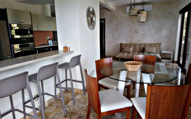 El Faro Beachfront Penthouse