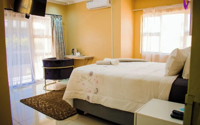 WoodMead Guest House & Events
