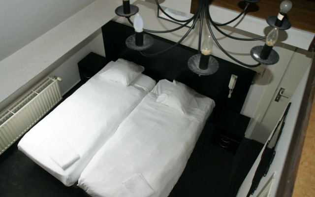 Hotel1875