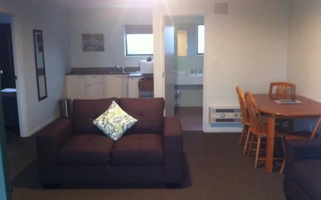 Darfield Motel