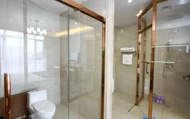 Baicheng Honghe Hotel