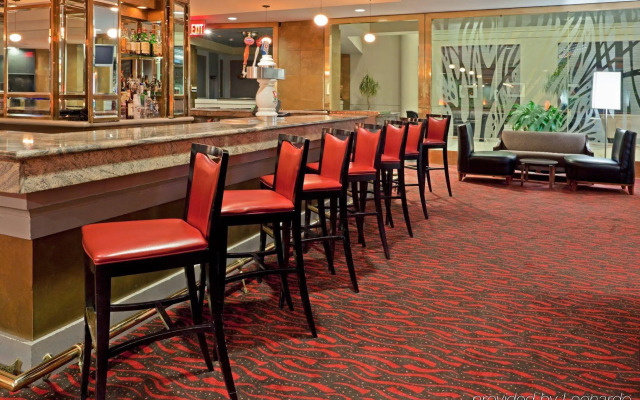 DoubleTree by Hilton New York LaGuardia Airport