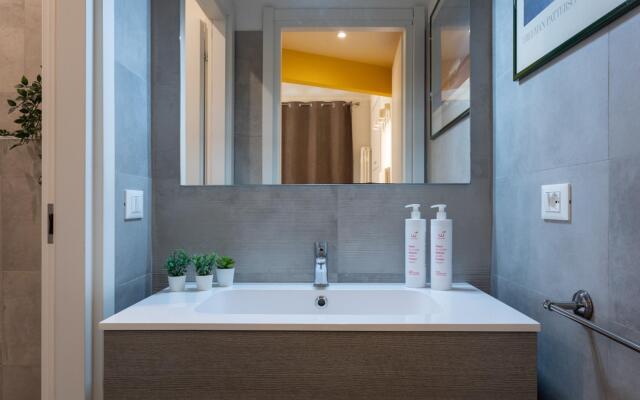 Porta Susa Studio Apartment by Wonderful Italy