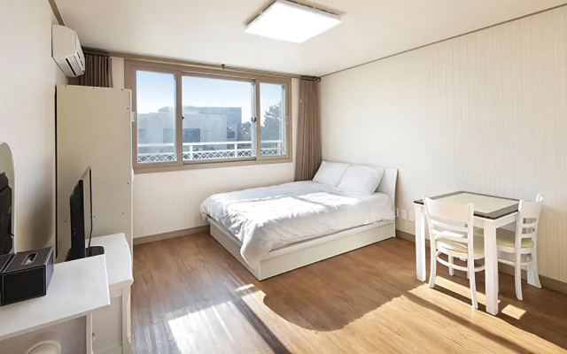 Jeju Cheonjaeyeon Rest Pension