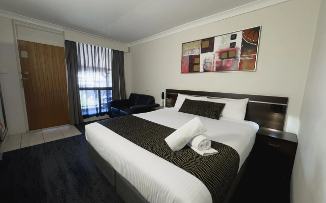 Golden West Motor Inn – Guest Rooms – Dubbo