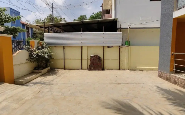 Square & Dormitory Stays