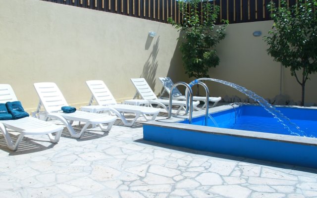 Villa Quattro - Villa with Open Pool and Eco Garden