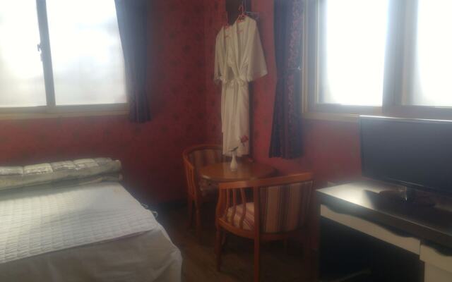 Samcheonpo Grand Motel