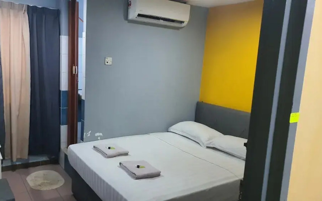 OYO 90798 Two Two Inn