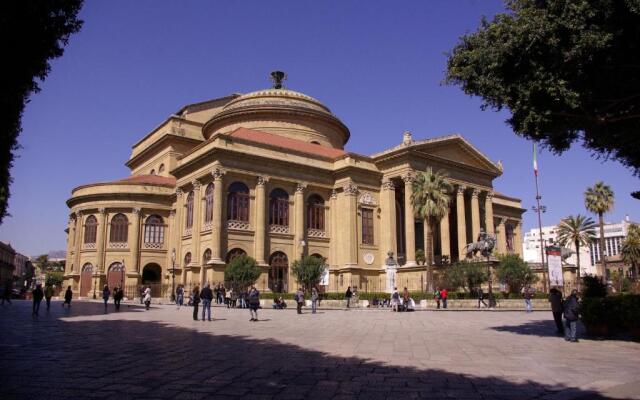 Teatro Massimo Apartments