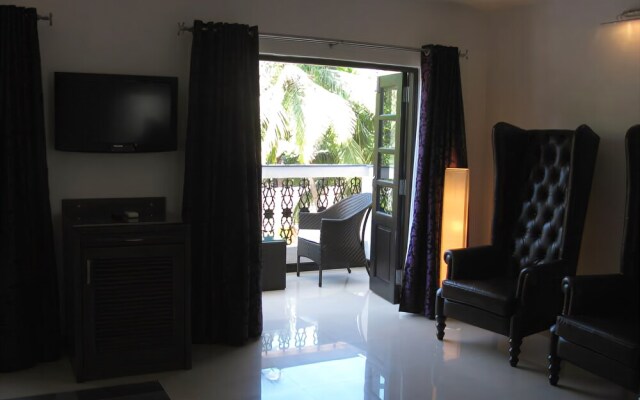 Silver Sands Hide Away
