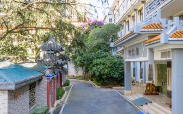 Xi'nan Hotel (Yingbin Building)