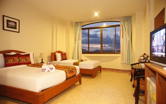 Sripet Hotel