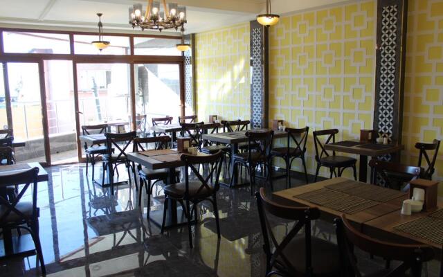Theodian Hotel