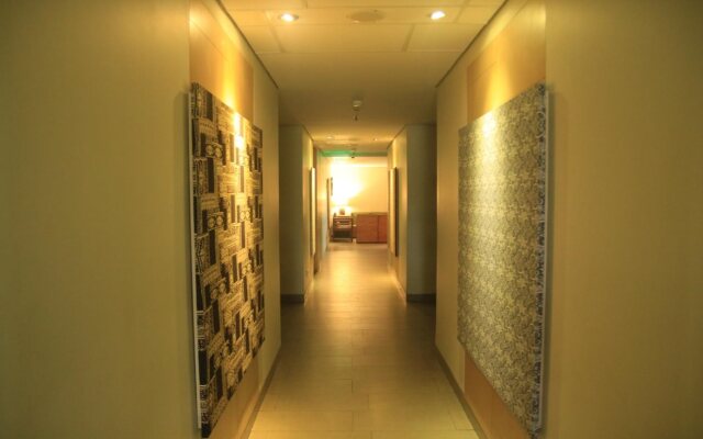 Grandmas Plus Hotel Airport
