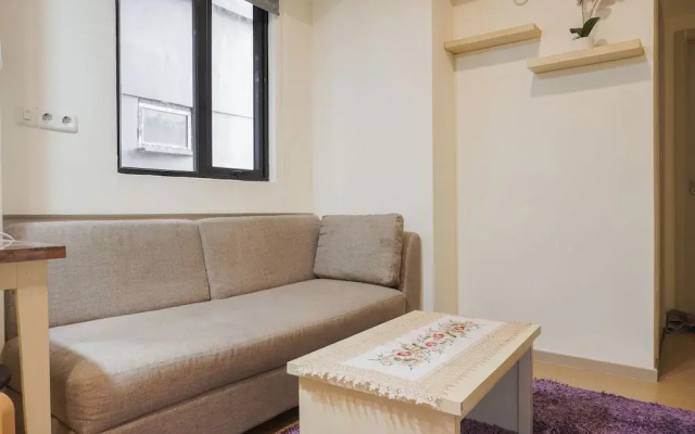 Comfort 1Br With Working Room At Meikarta Apartment