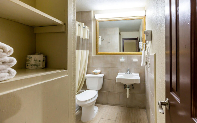 Rodeway Inn & Suites Houston near Medical Center