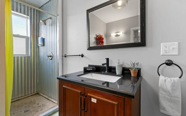 The Waterfront - Waterslide Game Room Sleeps 26