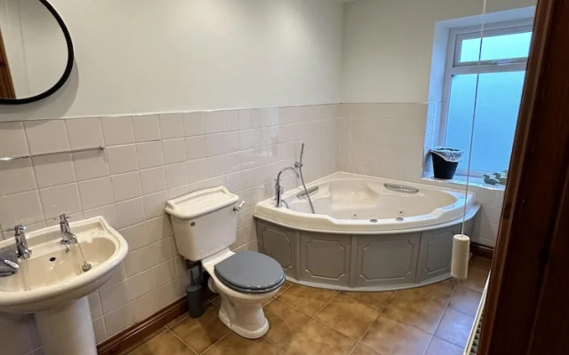 Lovely 3-bed House in Holmfirth