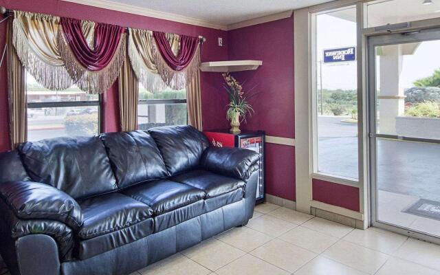 Rodeway Inn San Antonio Lackland AFB - SeaWorld