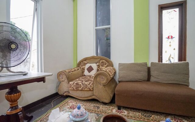 OYO 2036 Afifah Homestay Syariah