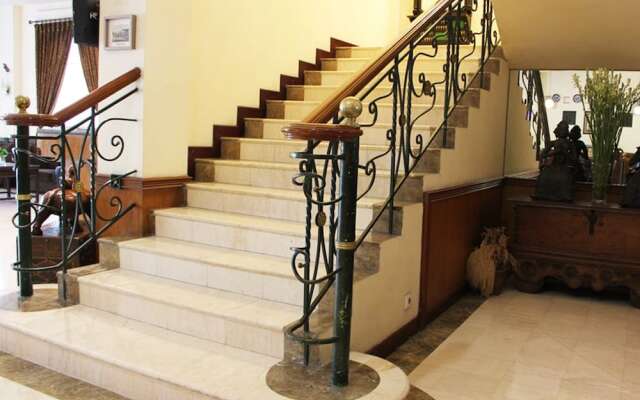 Narita Classic Hotel Surabaya