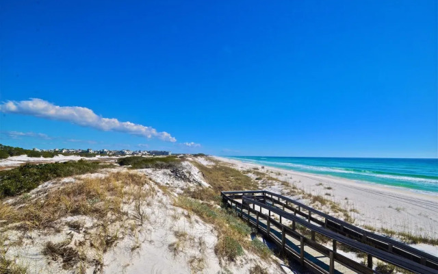 Galanta 2 Bedroom Condo By Coastal Dreamin