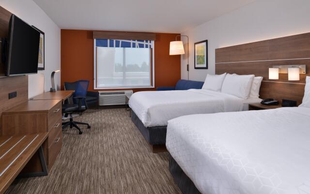 Holiday Inn Express & Suites Marshalltown, an IHG Hotel