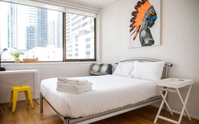 Cozy 3 Bedroom Apartment In The Heart Of Melbourne CBD