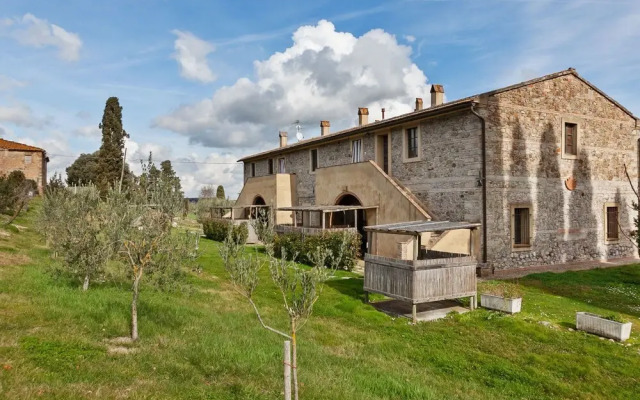 Alluring Holiday Home in Chianni With Swimming Pool