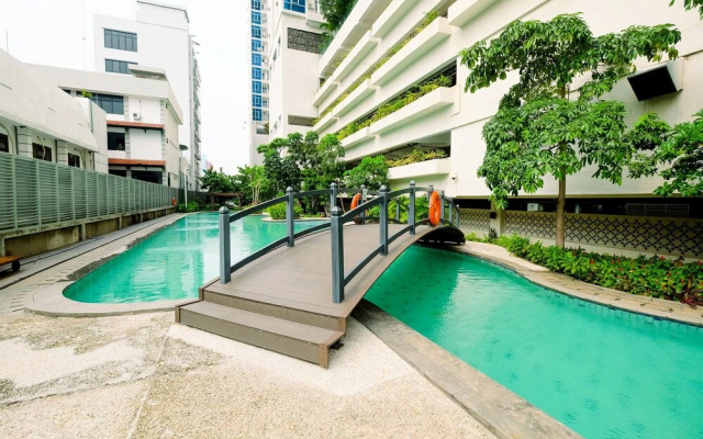 Strategic And Cozy Studio Apartment At Capitol Park Residence