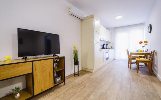Lovely Home at West Residence