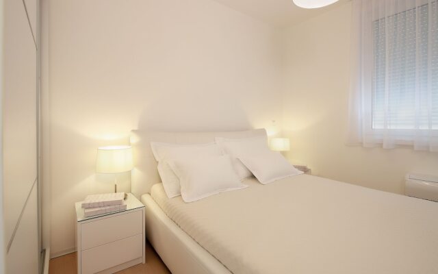 Modern apartment near the sea