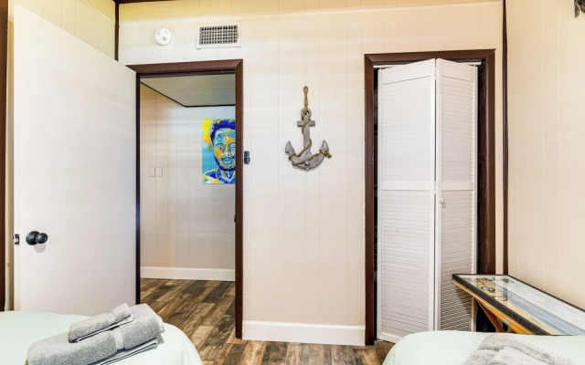 Private Pool, Deck & Patio: Galveston Oasis!