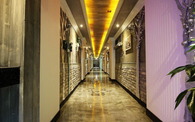 Raphael Hotel