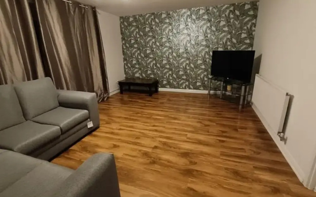 House - Sleeps 5 & Close to Peak District