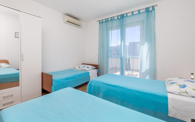 Awesome Apartment in Pag With Wifi and 3 Bedrooms