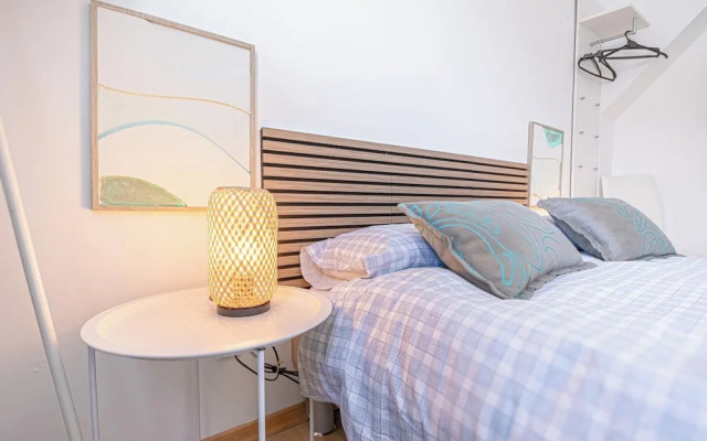 Stylish 3BR Apt With Balcony City Center